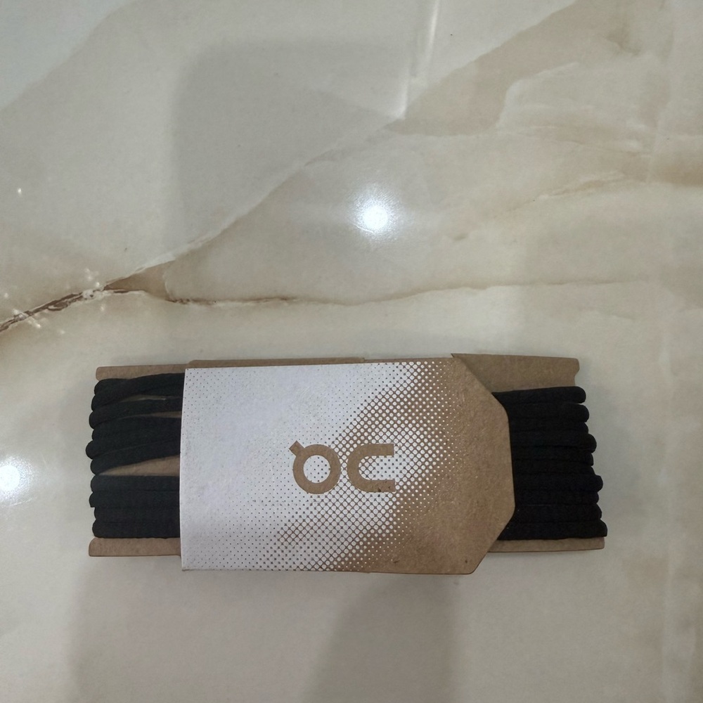 On cloud Black shoe laces